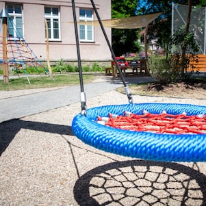 Round swing