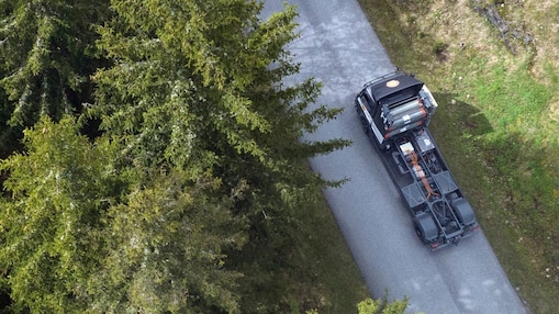 Kamion v čisté přírodě