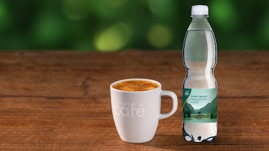Voda a káva Shell Café