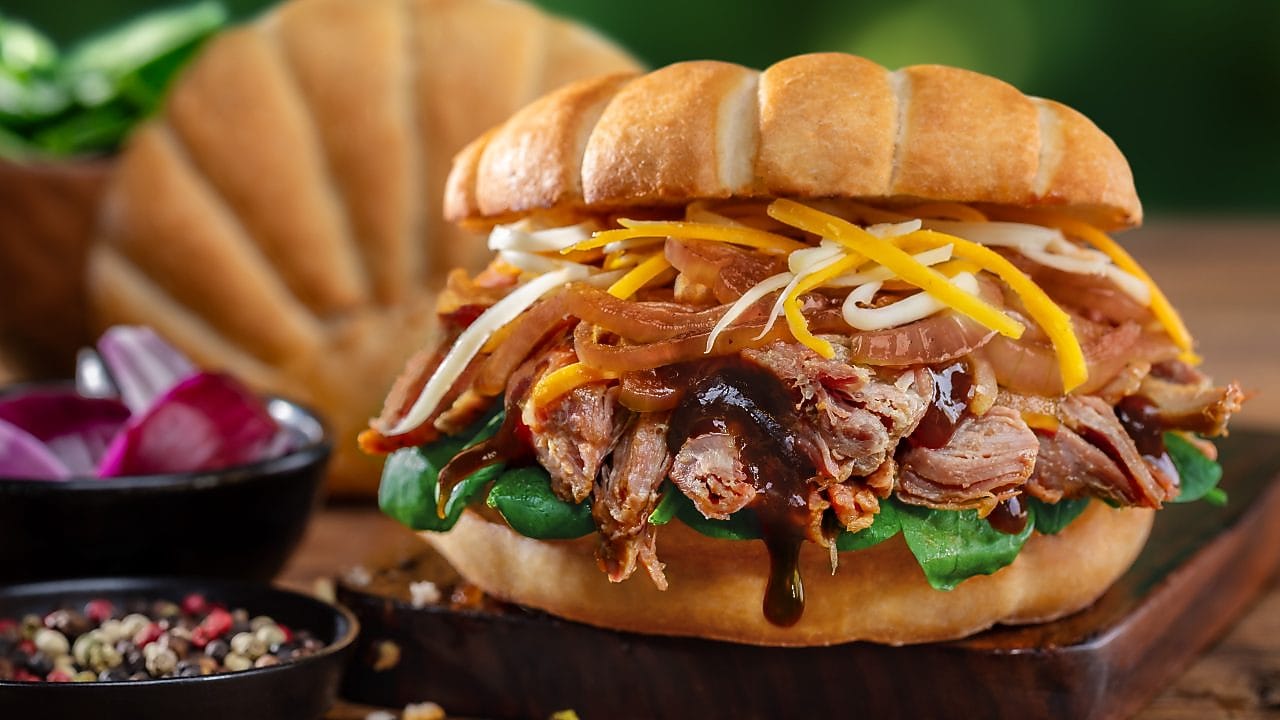 Foto Shell burgeru s trhaným masem